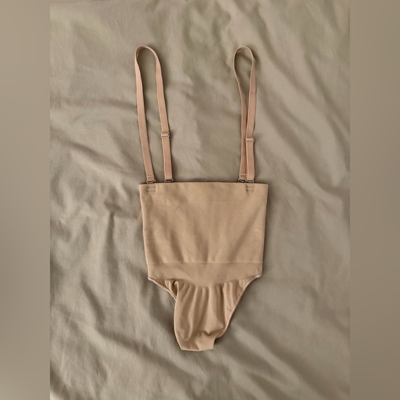 NEW SKIMS Core Control Thong- Beige (size S) - Picture 3 of 5